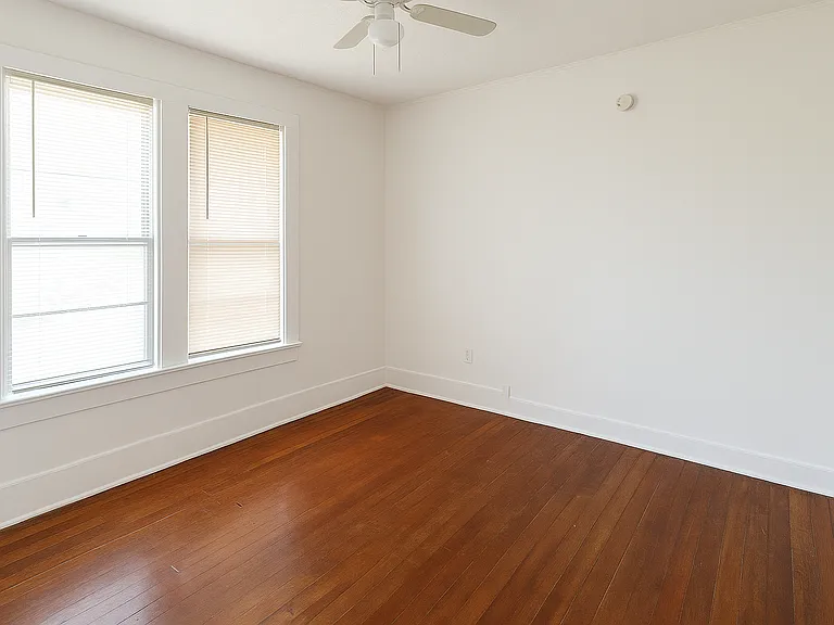 275 Adams St — Photo 10