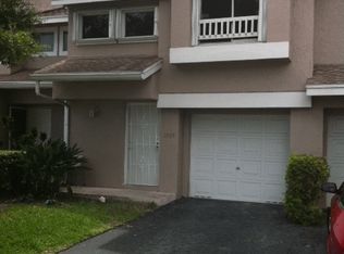1859 Discovery Dr, Deerfield Beach, FL 33442