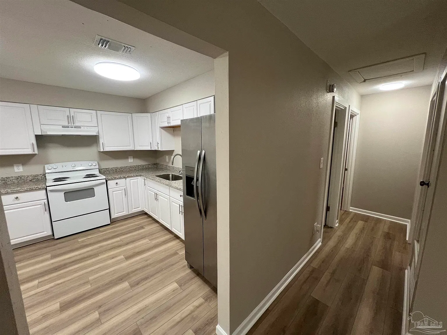 2 bed, 840 sqft, $1,050 — Photo 4