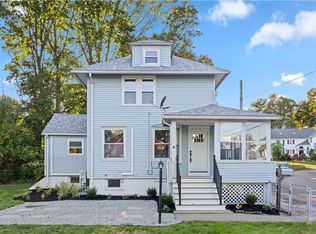 28 Manchester St, Warwick, RI 02888