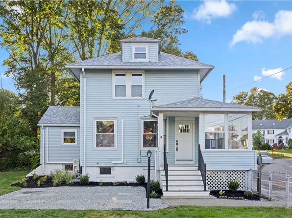 28 Manchester St, Warwick, RI 02888