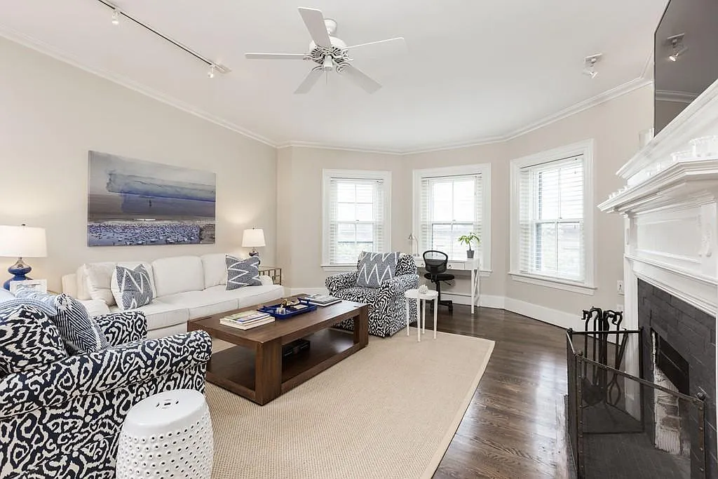 Building Photo - 195 W Brookline St #4