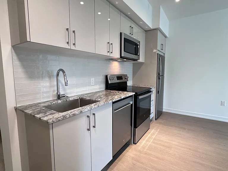 4010 Eglinton Ave W #403 — Photo 10