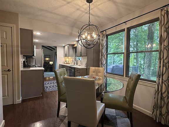 4th image of 2271 Ridgewood Ct