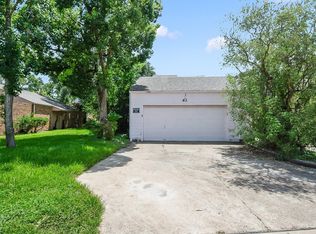 62 Chervil Cmn, Lake Jackson, TX 77566