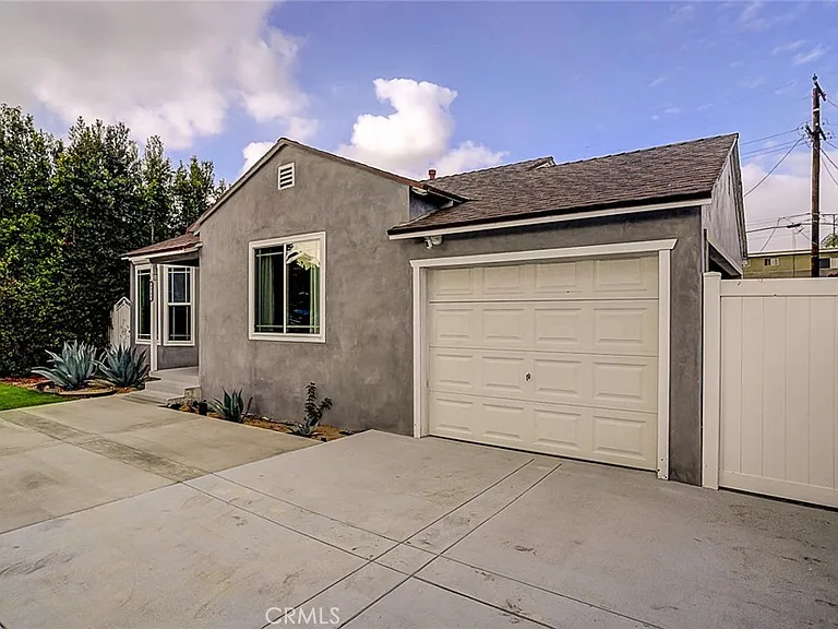 4909 W 117th St — Photo 45