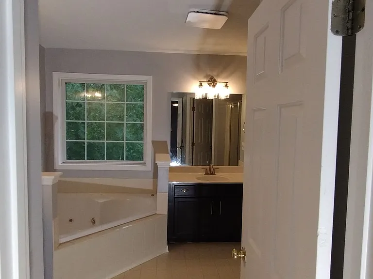 2119 Abby Knoll Dr — Photo 37