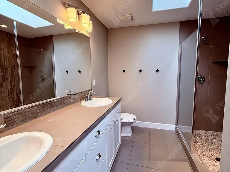 790 NE Isabella Ln — Photo 16