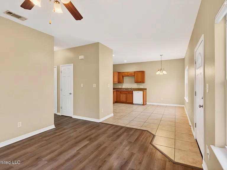 6225 E Newton St #6225 — Photo 8
