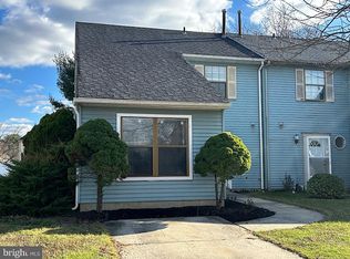 12 Hewitt Ln, Sicklerville, NJ 08081