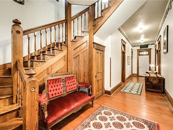 2nd image of 415 Brown St