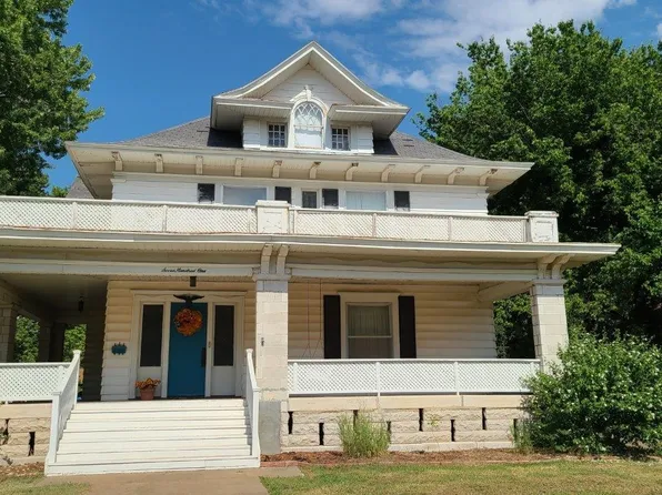 701 S Washington Ave, Wellington, KS 67152