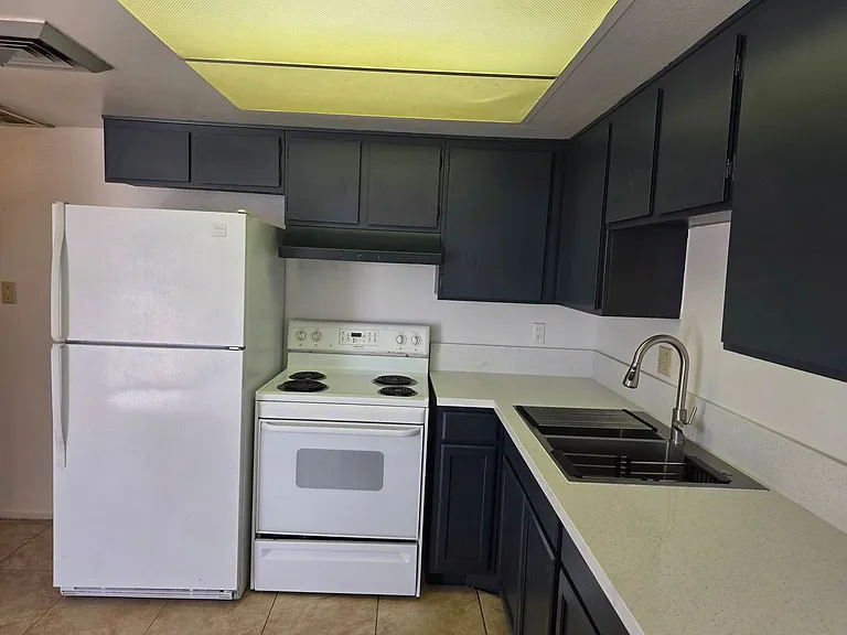 1525 Sierra Vista Dr — Photo 6