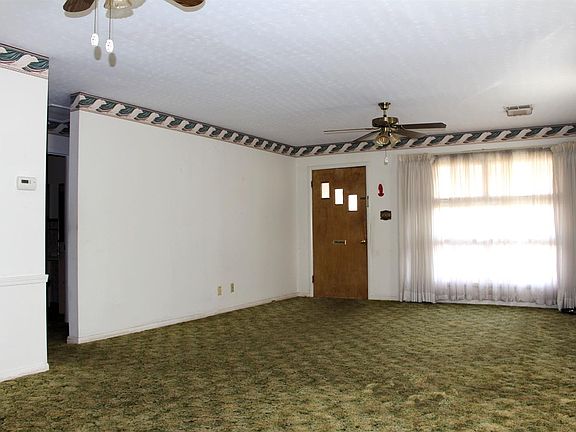 5th image of 903 W Lincoln St