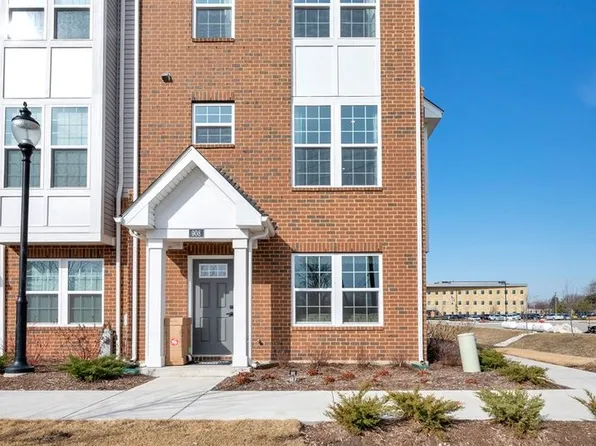 908 Jenkins Ct, Wheeling, IL 60090