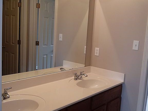 Double vanities in master bathroom