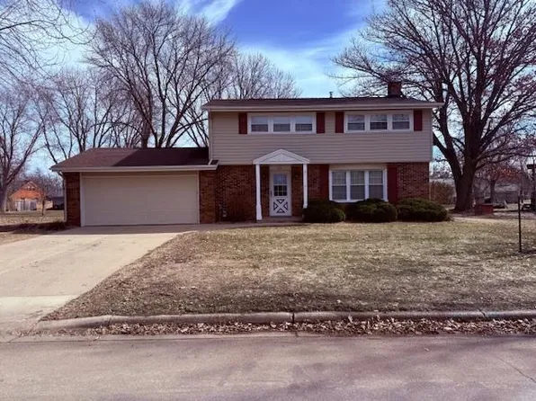 311 Meredith Rd, Albert Lea, MN 56007