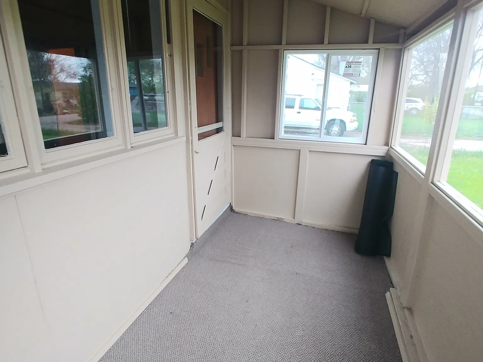 2 bed, $900 — Photo 2