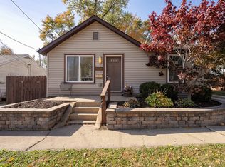 1520 N Linden St, Bloomington, IL 61701