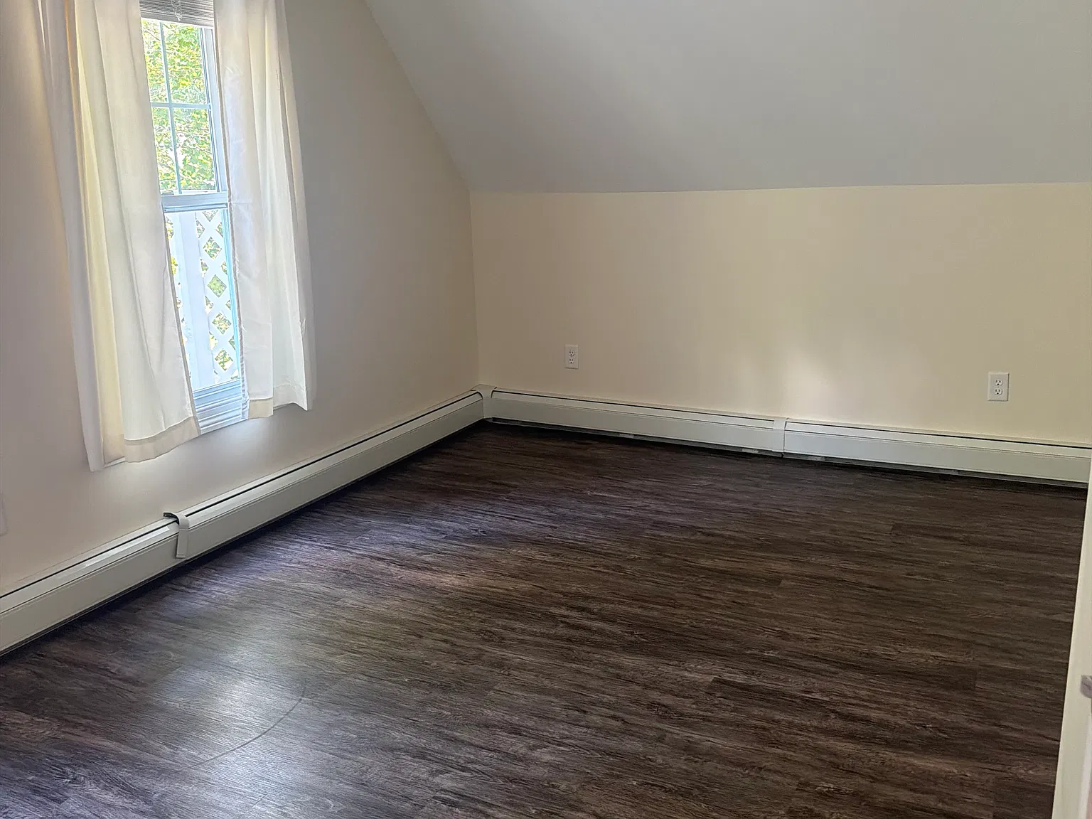 1 bed, 850 sqft, $1,500 — Photo 4