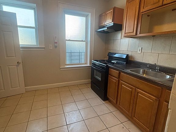5th image of 220 Roseville Ave #Cpm201