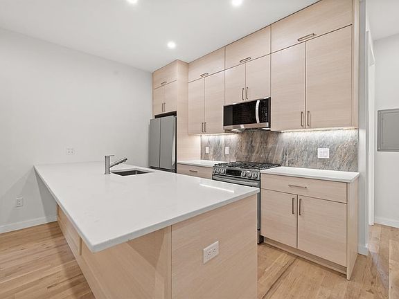 3rd image of 119 Storms Ave #1