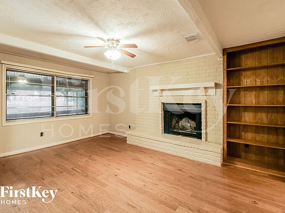5th image of 353 Dawn Hill Dr