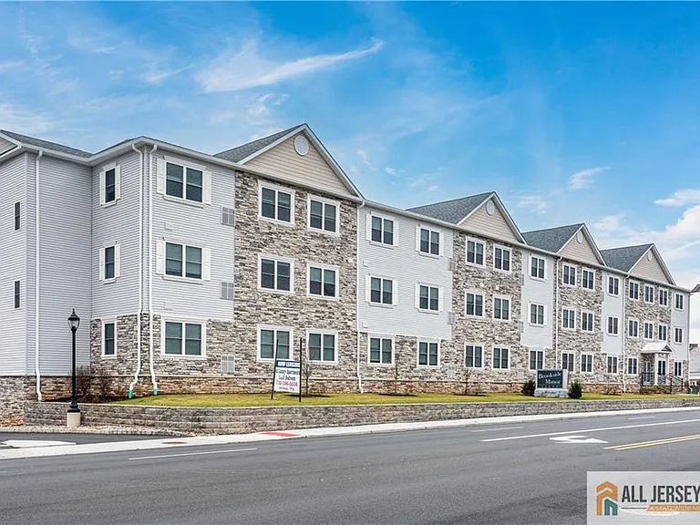 1025 Raritan Rd #414 — Photo 2