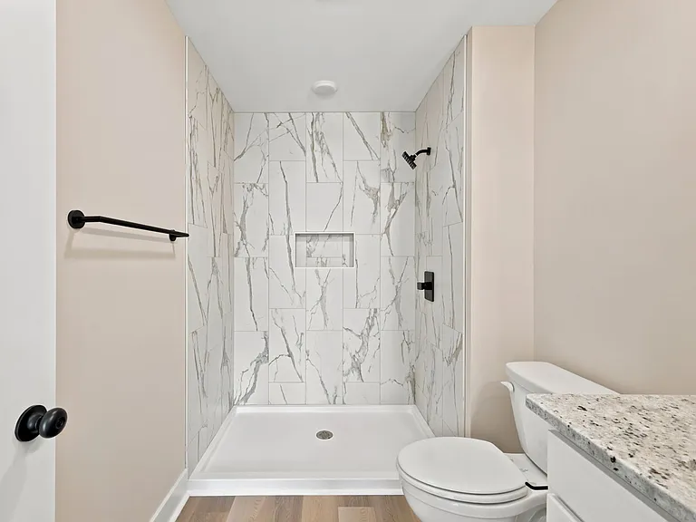 126 Luke Ct — Photo 23