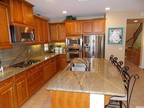 4th image of 1368 Jorgenson Dr