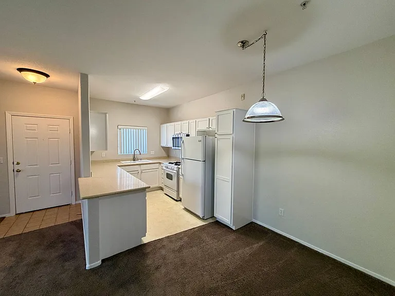 2291 W Horizon Ridge Pkwy #6231 — Photo 13