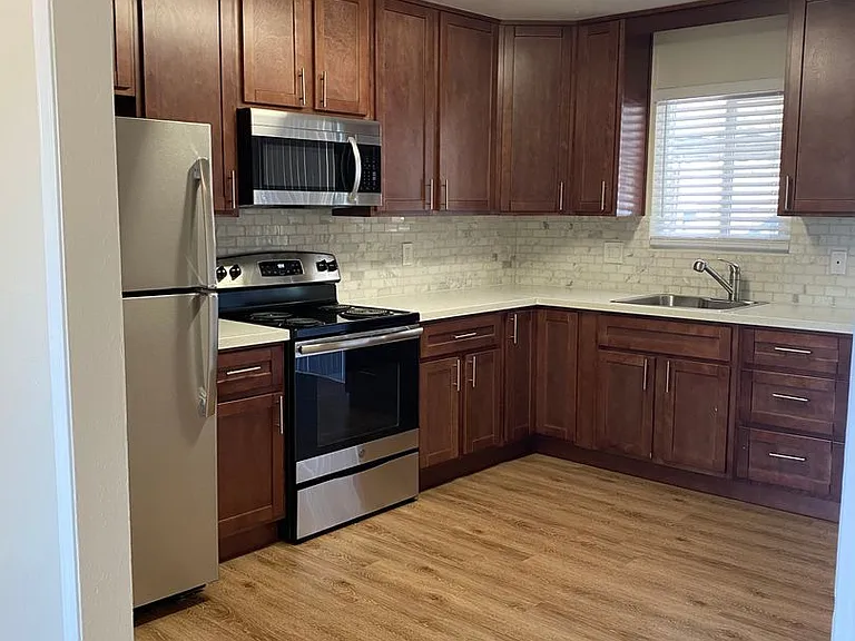 Midway Manor Apts. — Photo 63