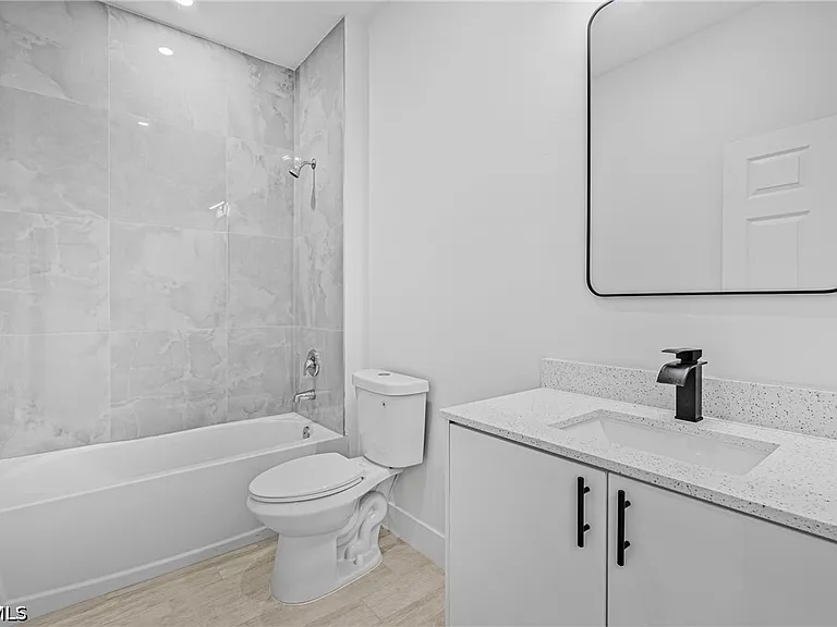 2220 Kenneth Ave S — Photo 8