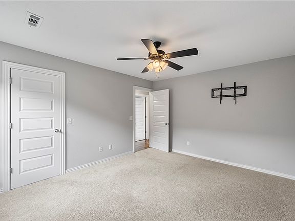 5th image of 1144 N Pershing St