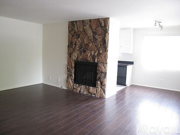 5th image of 12021 Burbank Blvd #103