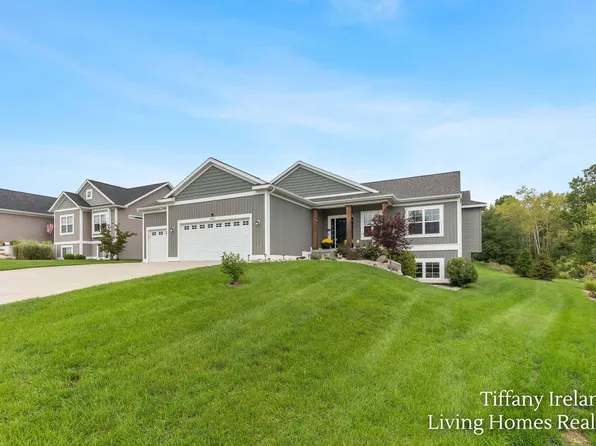 6310 Bentley Dr NE, Belmont, MI 49306