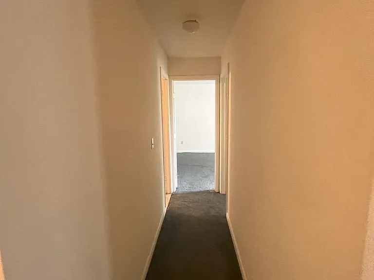 University Park Apartments near Cornell University — Photo 334