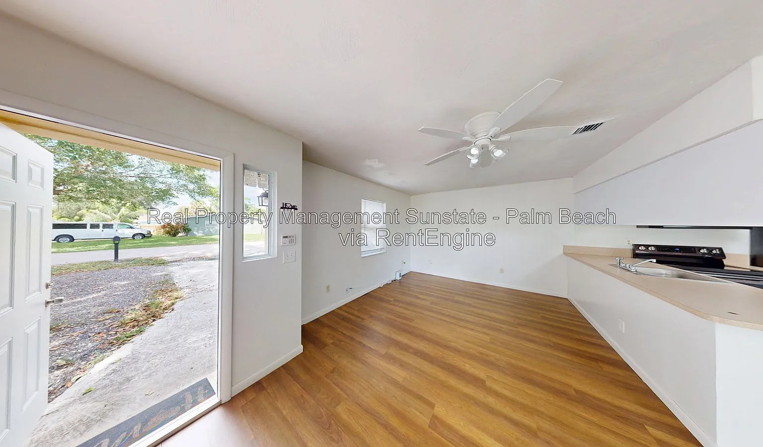 2 bed, 1.0 bath, 900 sqft, $2,100 — Photo 3