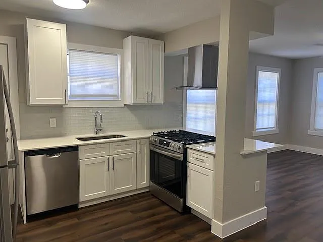 2428 Avenue 0 1/2 St #2 — Photo 9