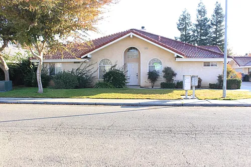 3175 Whittier Ave #101 Photo 1