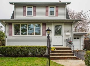 91 Chestnut St, Rochelle Park, NJ 07662