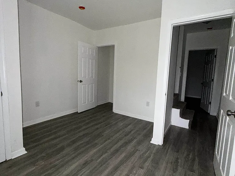 6125 Glenmore Ave #1 — Photo 5
