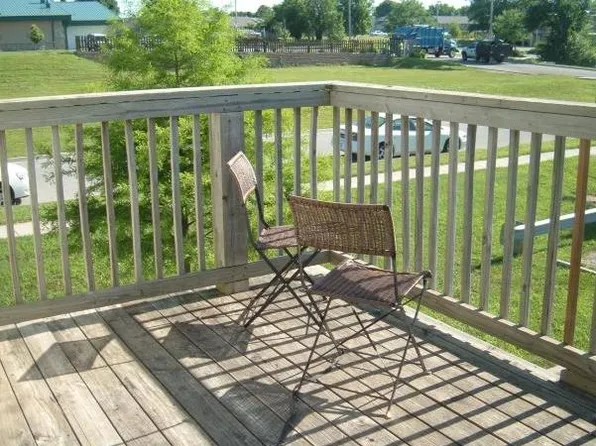 Jacksonville Apartments, 700 Monterey Way, Lawrence, KS 66049