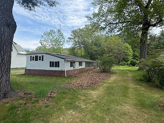 2nd image of 75 Hillside Rd