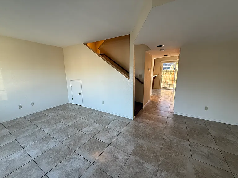 1420 Douglas Ave #8 — Photo 6