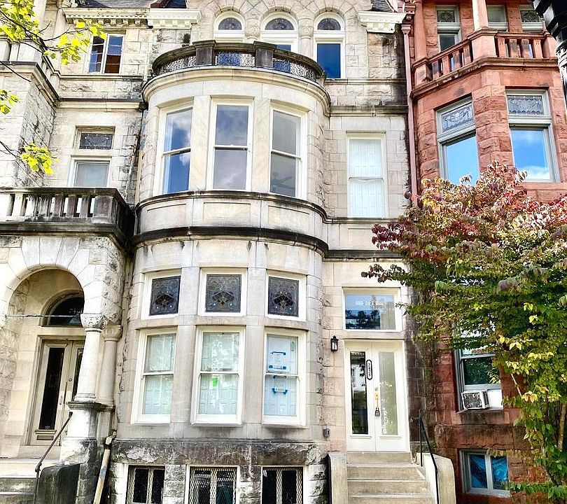 1st image of 2428 Eutaw Pl