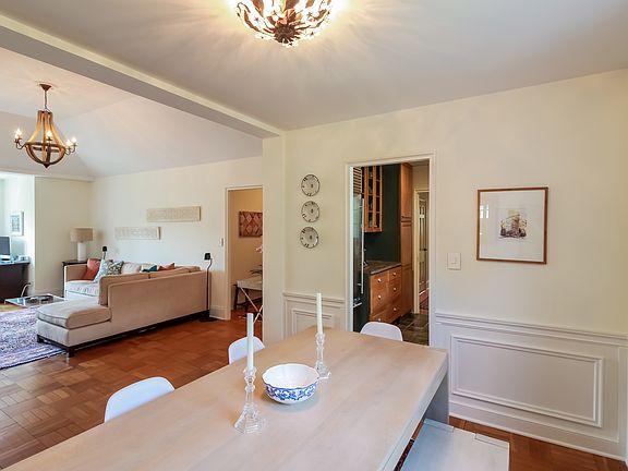 3rd image of 3 Chateaux Cir APT 3J