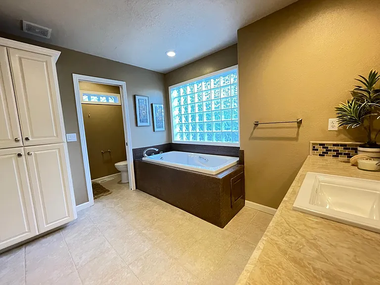 2835 Eastlake Dr SE — Photo 14