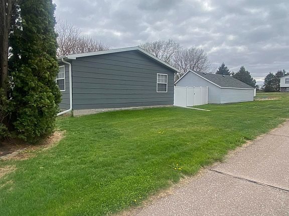 5th image of 821 Westridge Dr