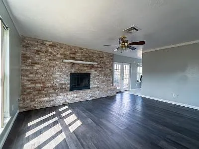 12865 Clarewood Dr — Photo 2
